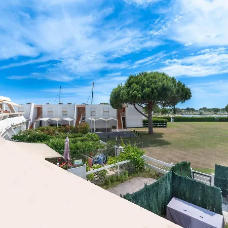 Isle Catherine-4 By Interhome