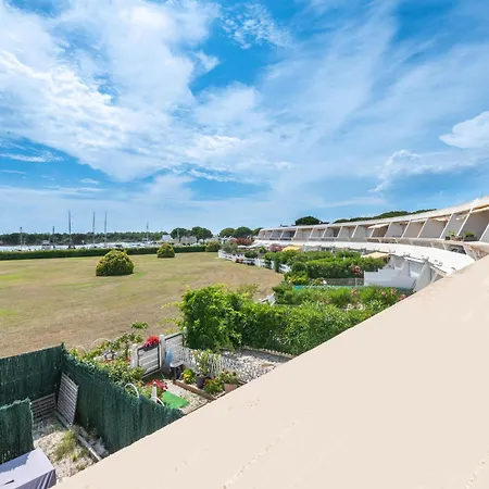 Isle Catherine-4 By Interhome