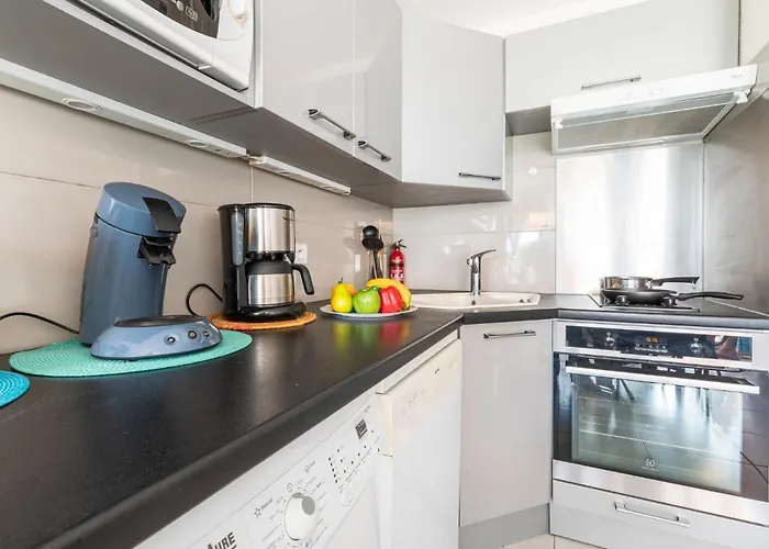 Isle Catherine-4 By Interhome