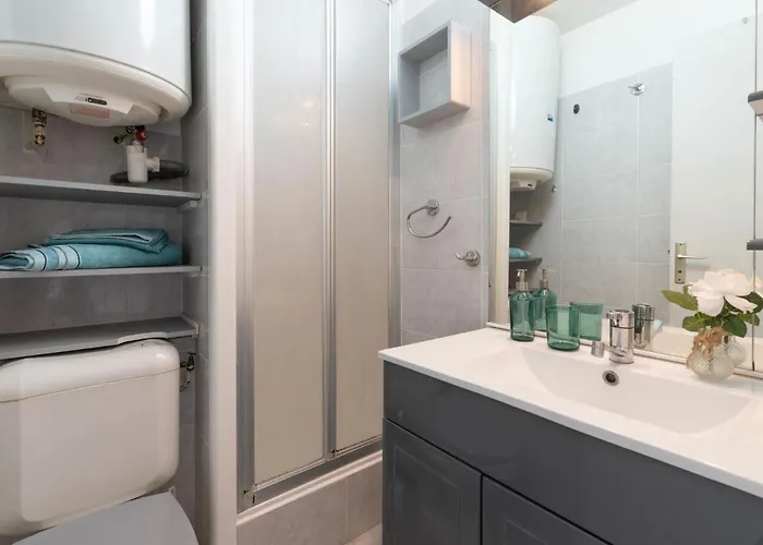 Isle Catherine-4 By Interhome *