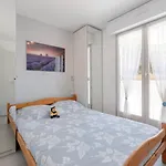 Isle Catherine-4 By Interhome Apartment