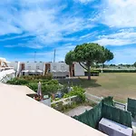 Isle Catherine-4 By Interhome